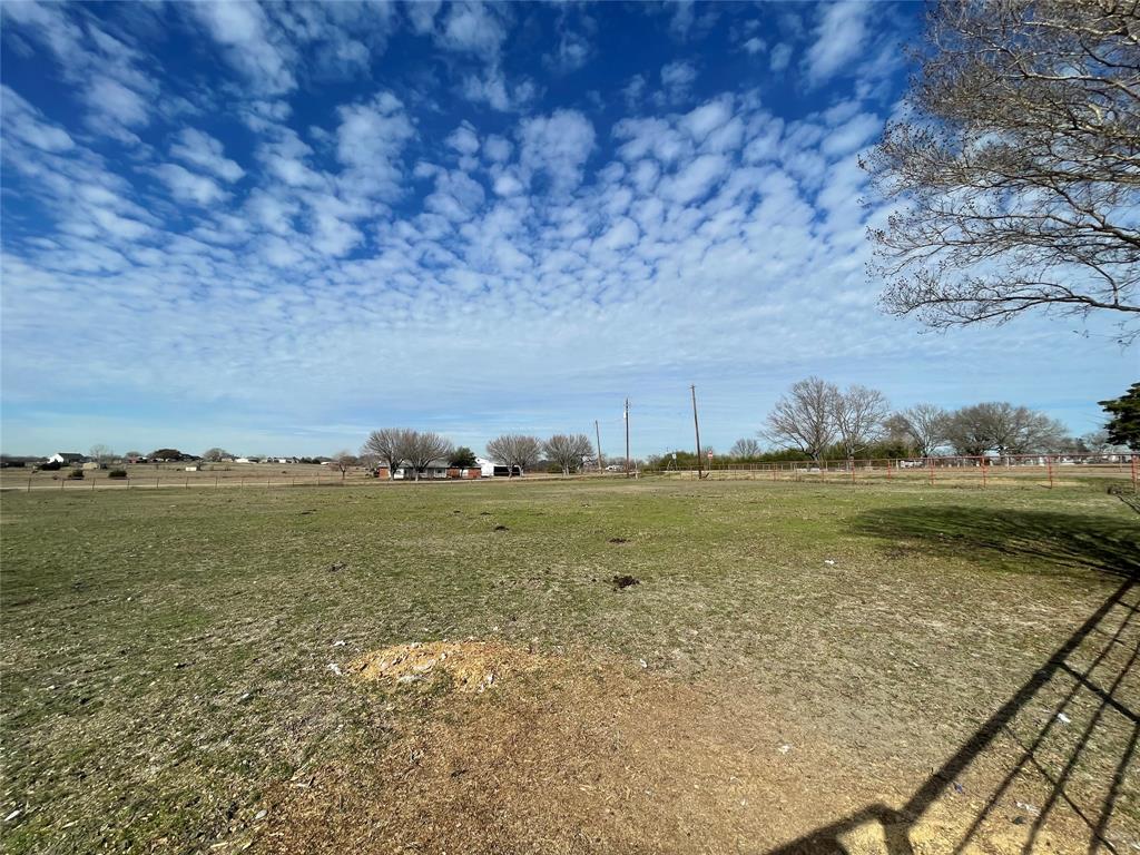 301 Blue Ribbon Road Waxahachie, TX 75165 - Photo 14 of 19