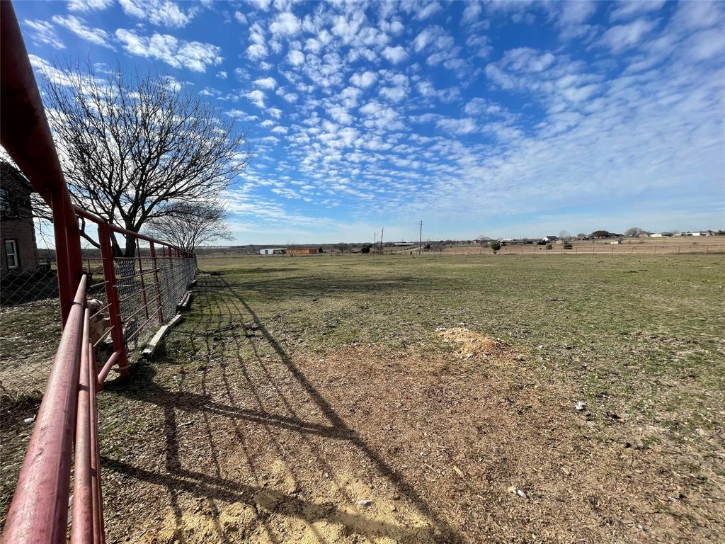 301 Blue Ribbon Road Waxahachie, TX 75165 - Photo 15 of 19