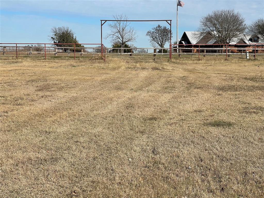 301 Blue Ribbon Road Waxahachie, TX 75165 - Photo 18 of 19