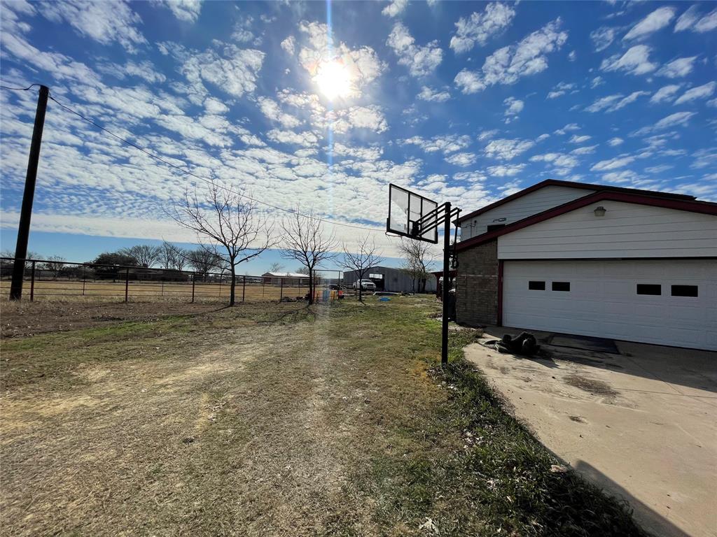 301 Blue Ribbon Road Waxahachie, TX 75165 - Photo 3 of 19