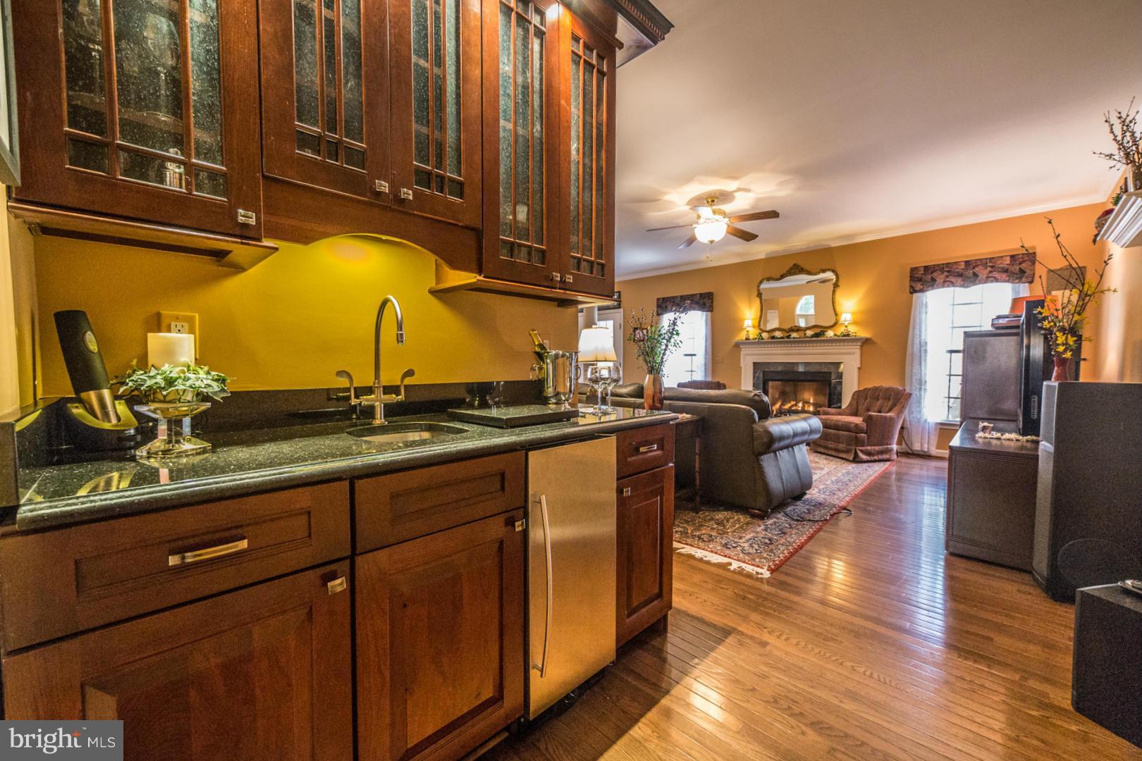 7 Beaver Ridge Road Stafford, VA 22556 - Photo 7 of 30 Wet bar off of family room - granite top