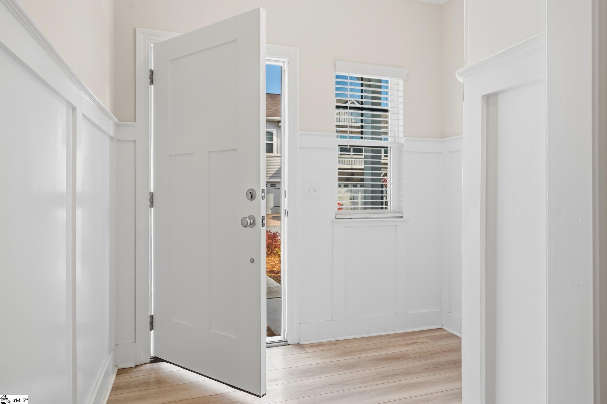 314 Hollenbeck Place Greenville, SC 29607 - Photo 2 of 34