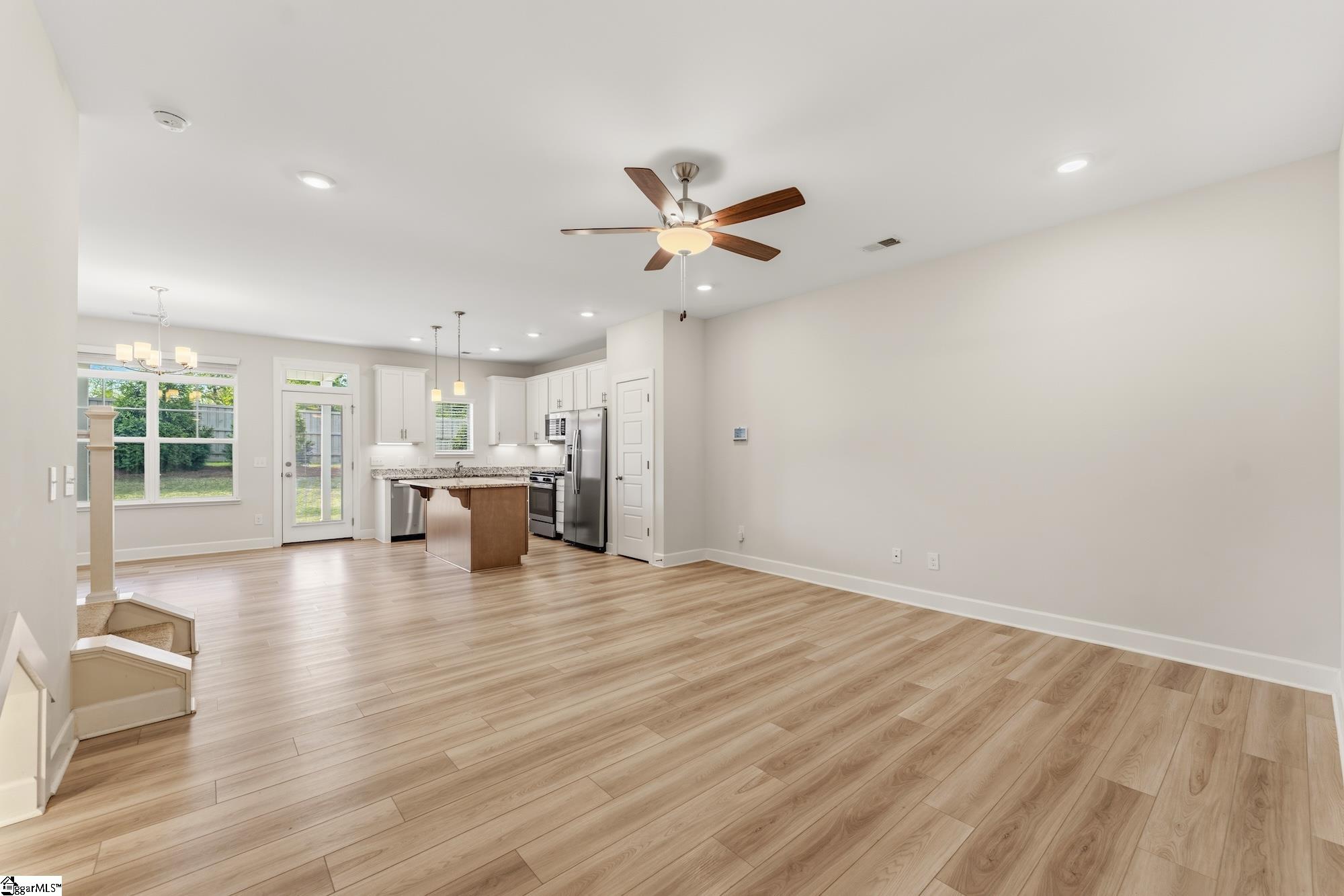 314 Hollenbeck Place Greenville, SC 29607 - Photo 3 of 34