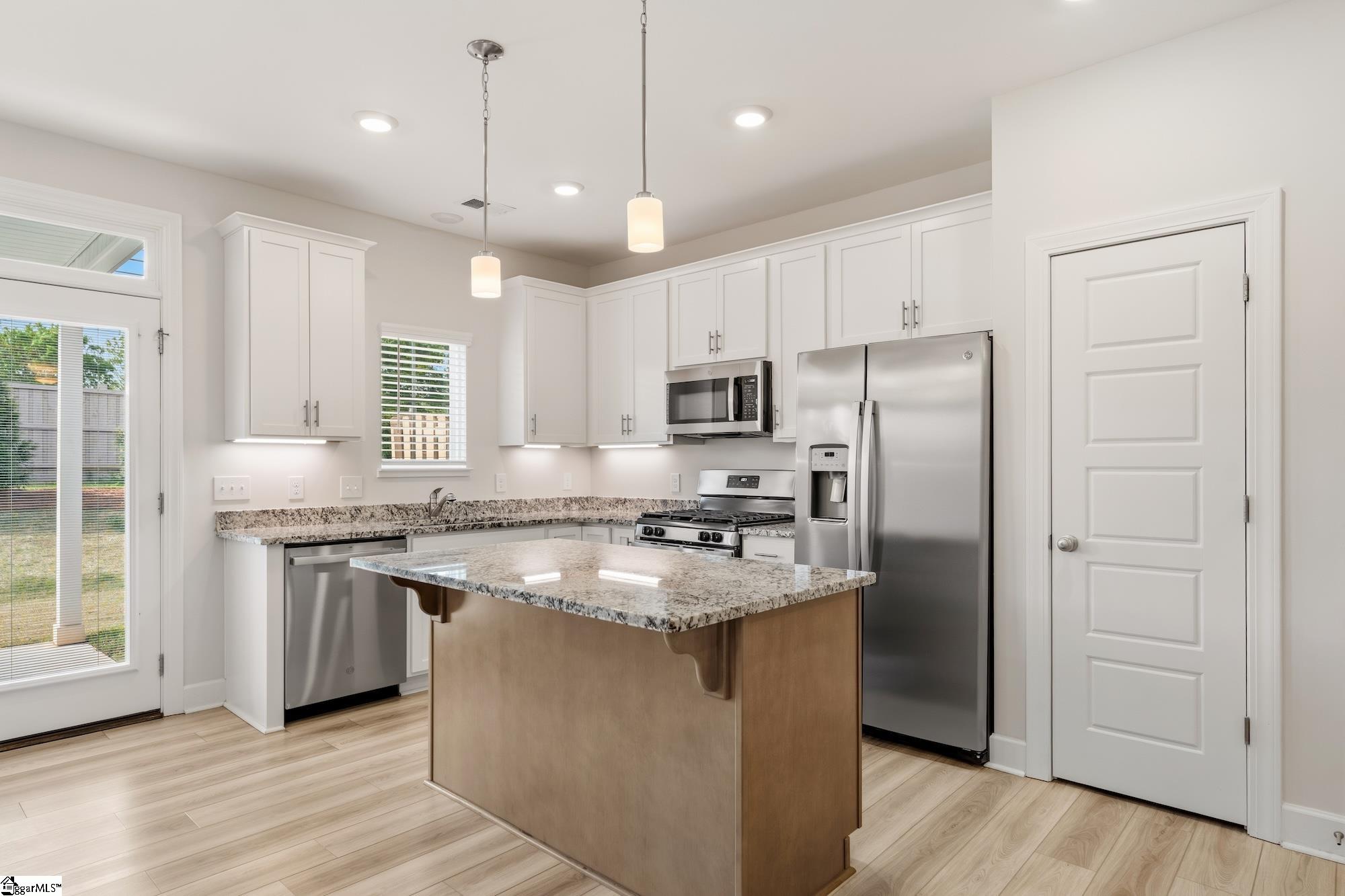 314 Hollenbeck Place Greenville, SC 29607 - Photo 5 of 34