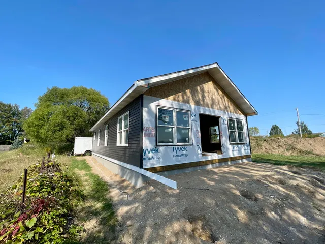 $358,250 | 6193 South Pere Marquette Highway, Pentwater, MI 49449