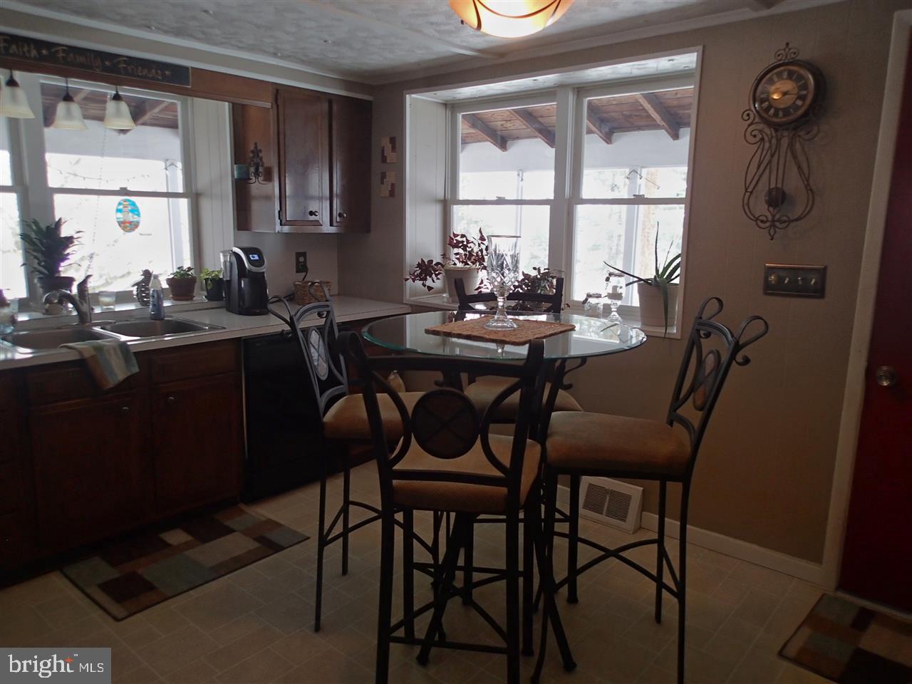 935 Cola Road Middletown, PA 17057 - Photo 4 of 25 Gallery Image 4