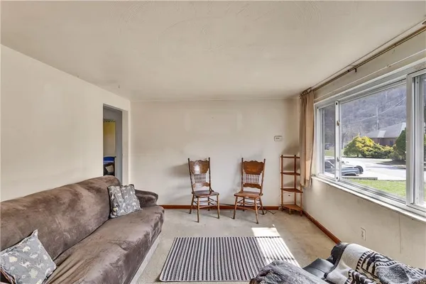 $200,000 | 4060 Hart Court, Murrysville, PA 15668