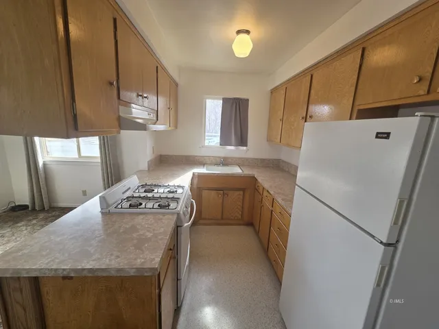 a view of utility room