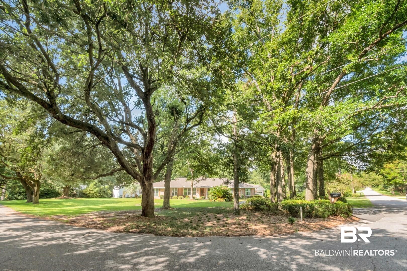 400 McQueen Avenue Mobile, AL 36609 - Photo 2 of 40