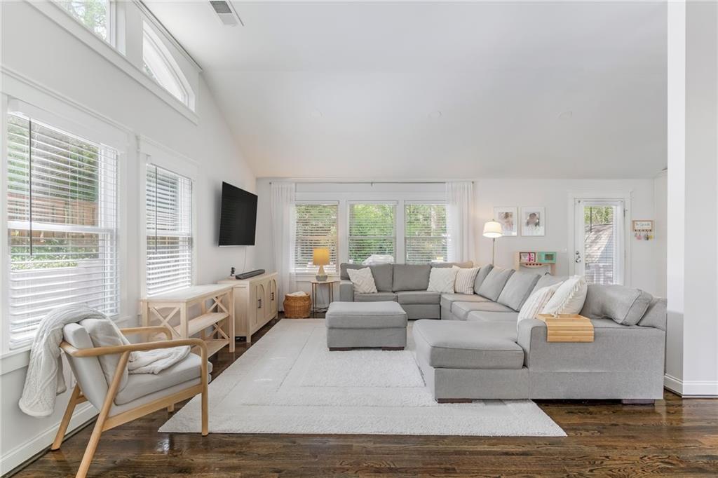 2171 Azalea Circle Decatur, GA 30033 - Photo 6 of 26