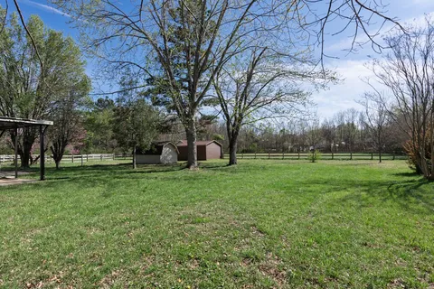 $524,900 | 829 Highway 52 West, Portland, TN 37148