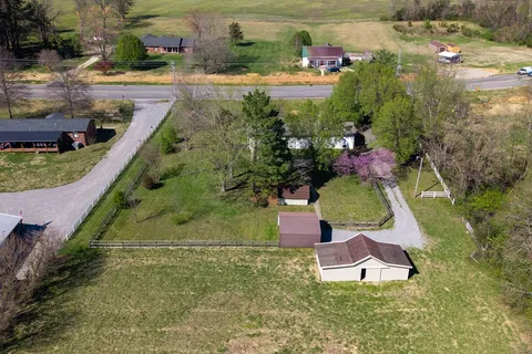 $524,900 | 829 Highway 52 West, Portland, TN 37148
