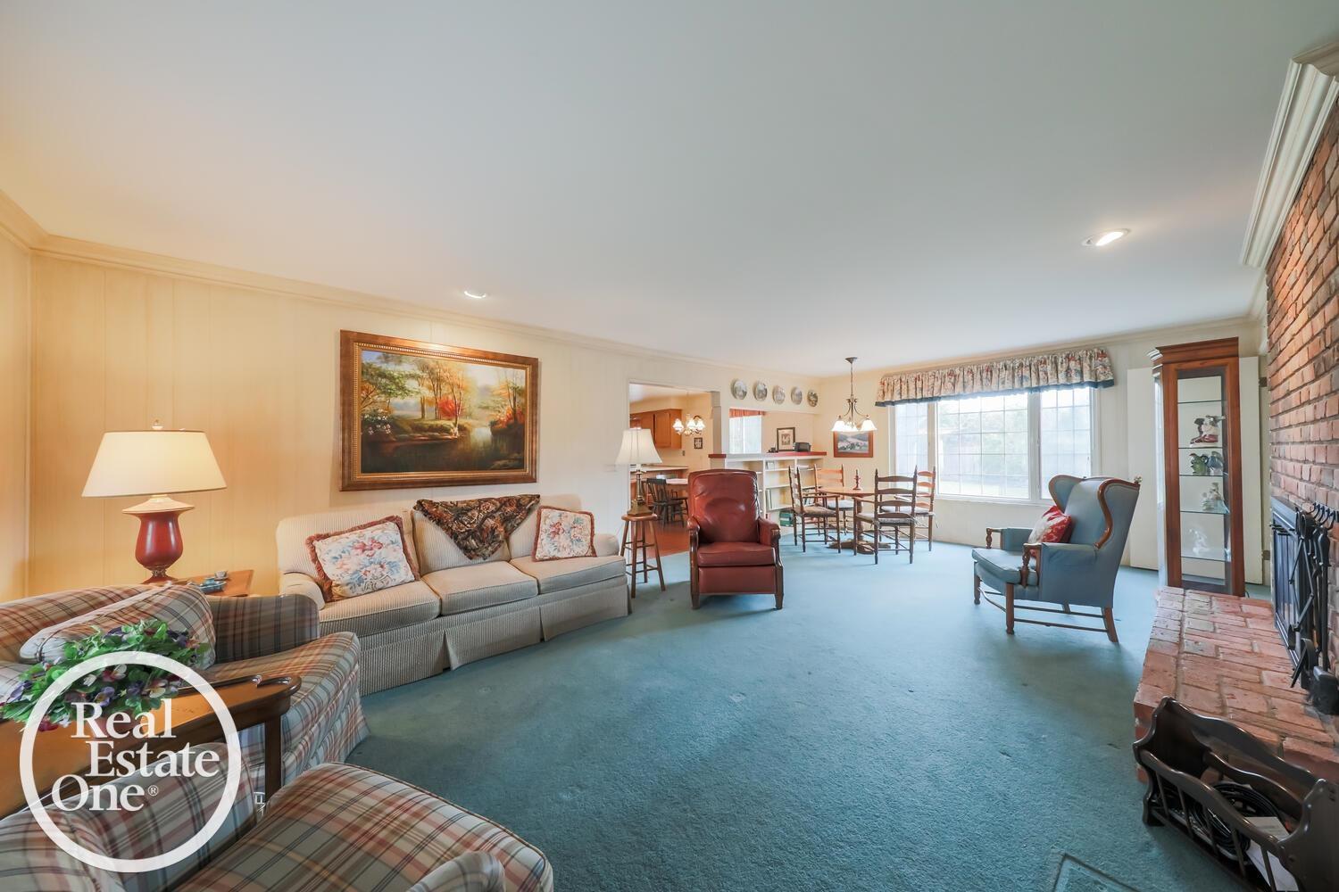 784 Canterbury Road Grosse Pointe, MI 48236 - Photo 18 of 40 50136744-6900f50a-0ee7-4204-8e3b-753484ebe085.JPG
