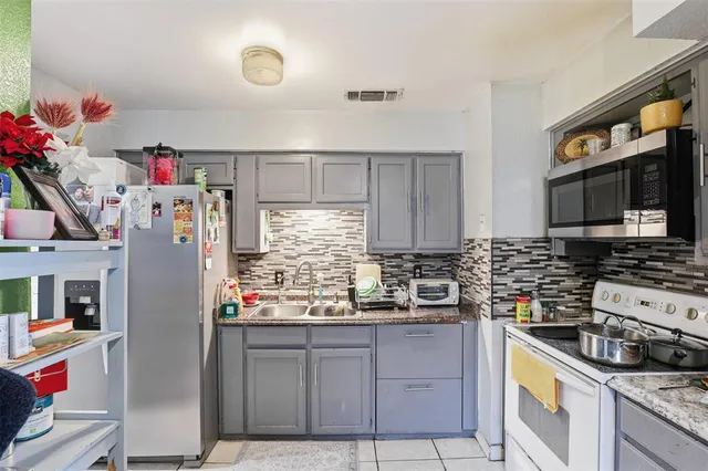 $269,000 | 116 Maple Street, Unit A, Arlington, TX 76011