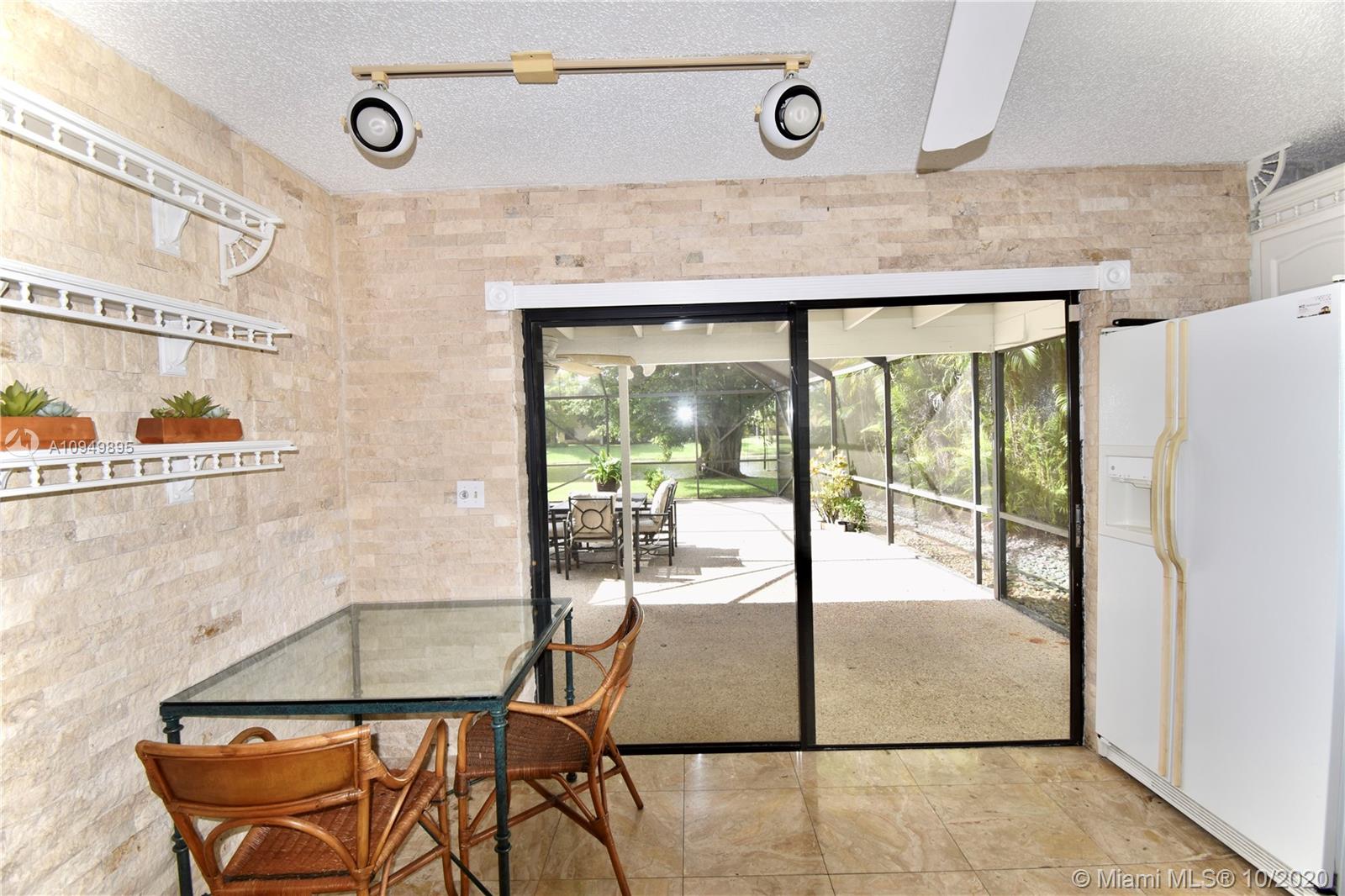 10108 Camelback Lane Boca Raton, FL 33498 - Photo 12 of 25 Gallery Image 12