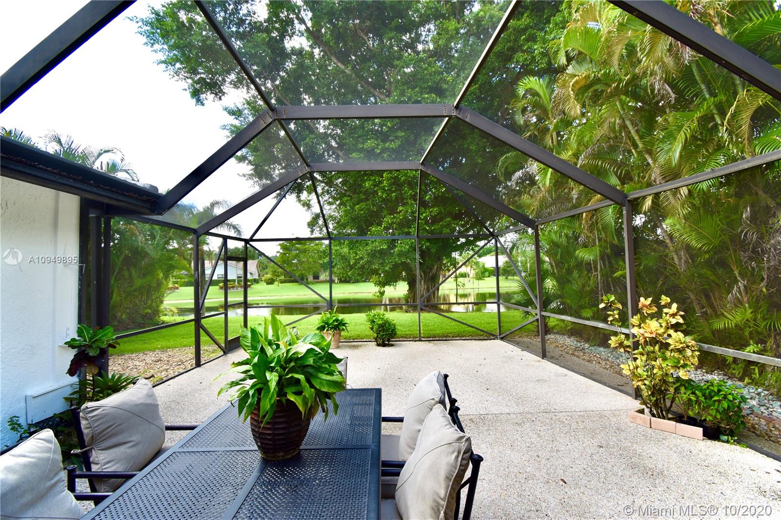 10108 Camelback Lane Boca Raton, FL 33498 - Photo 20 of 25 Gallery Image 20
