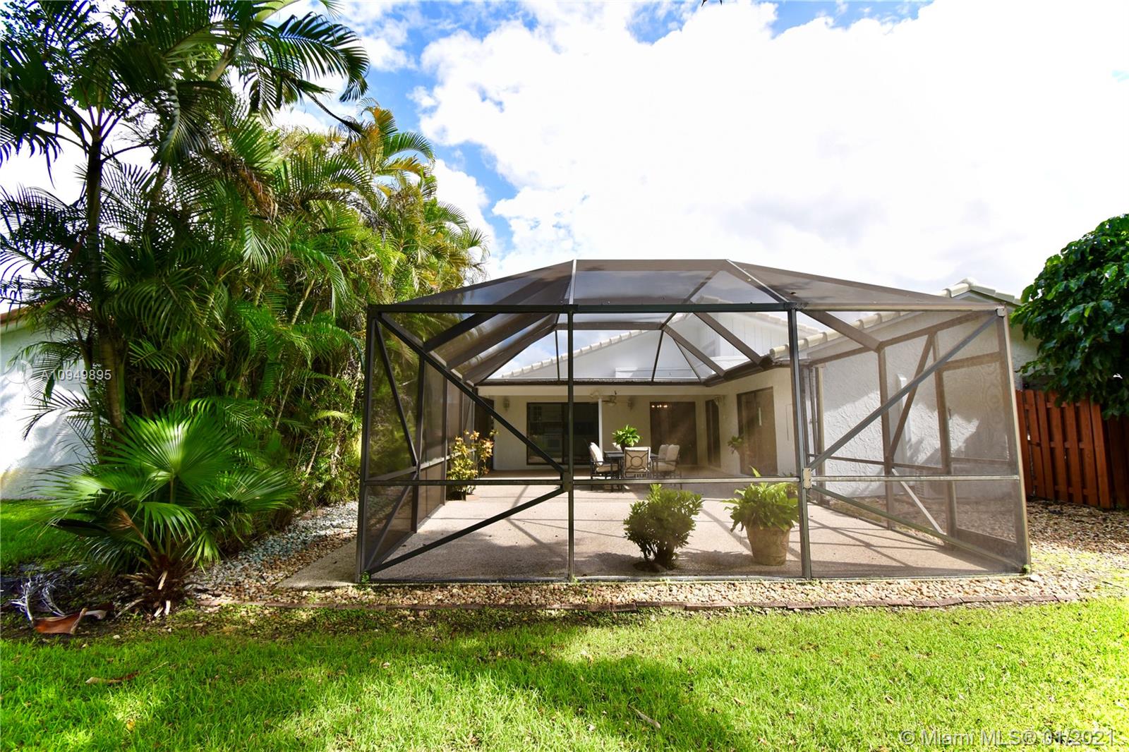 10108 Camelback Lane Boca Raton, FL 33498 - Photo 22 of 25 Gallery Image 22