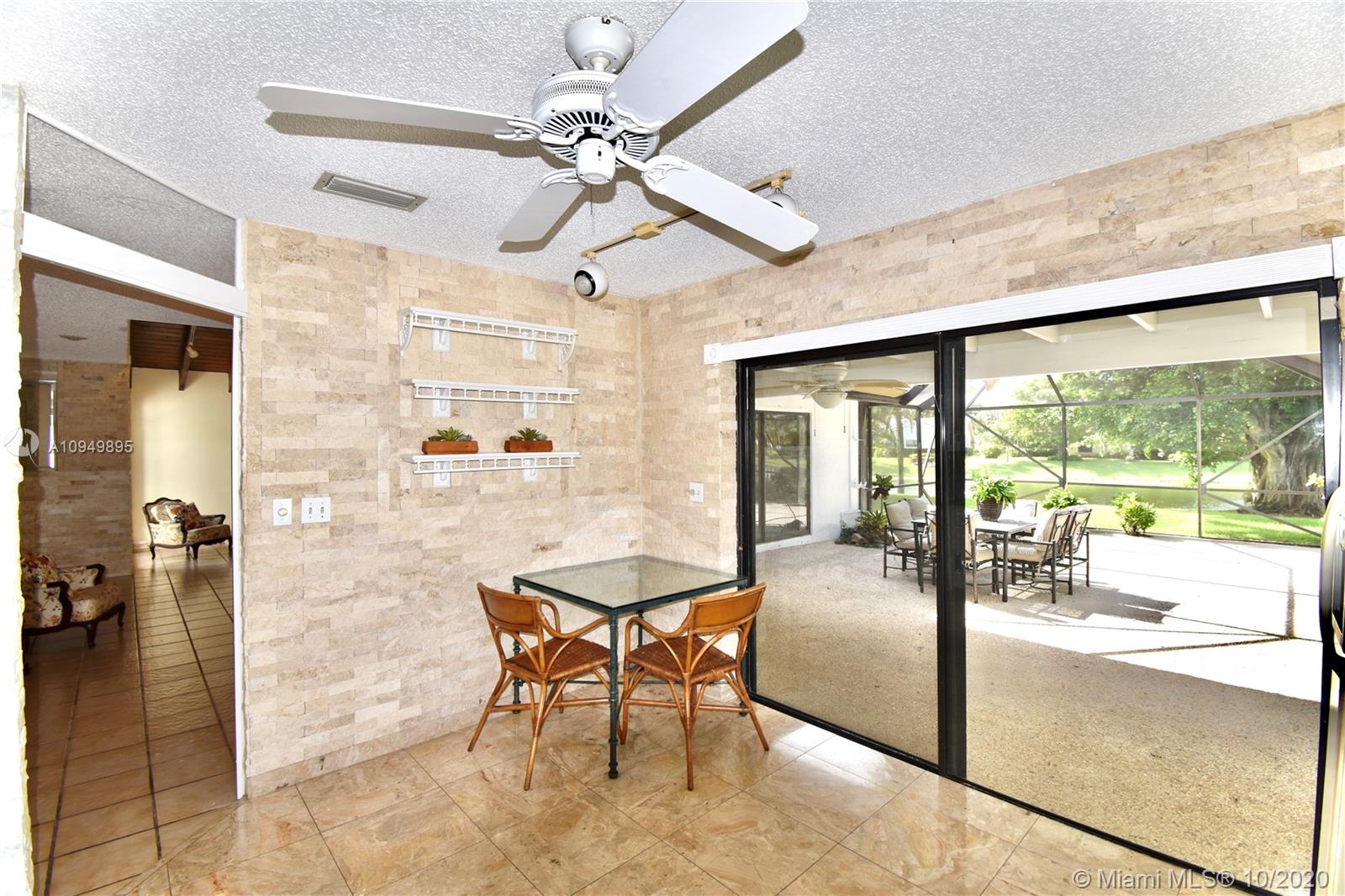 10108 Camelback Lane Boca Raton, FL 33498 - Photo 9 of 25 Gallery Image 9