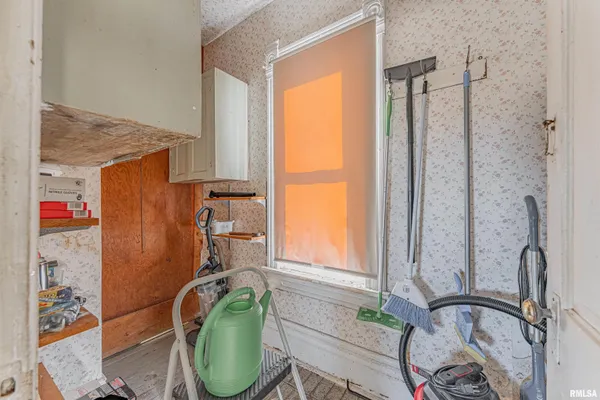 $249,900 | 1881 Old State Route 121, Lincoln, IL 62656