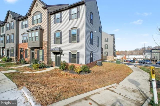 a view of a house with entertaining space
