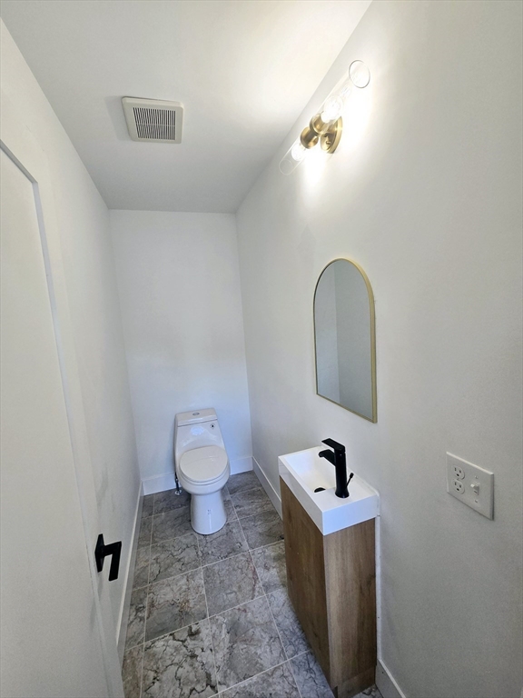 321 Riverside Drive Northampton, MA 01062 - Photo 4 of 24 a bathroom with a toilet sink