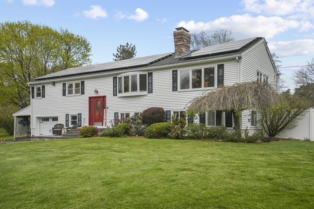 19 Heritage Road Sutton, MA 01590 - Photo 3 of 41