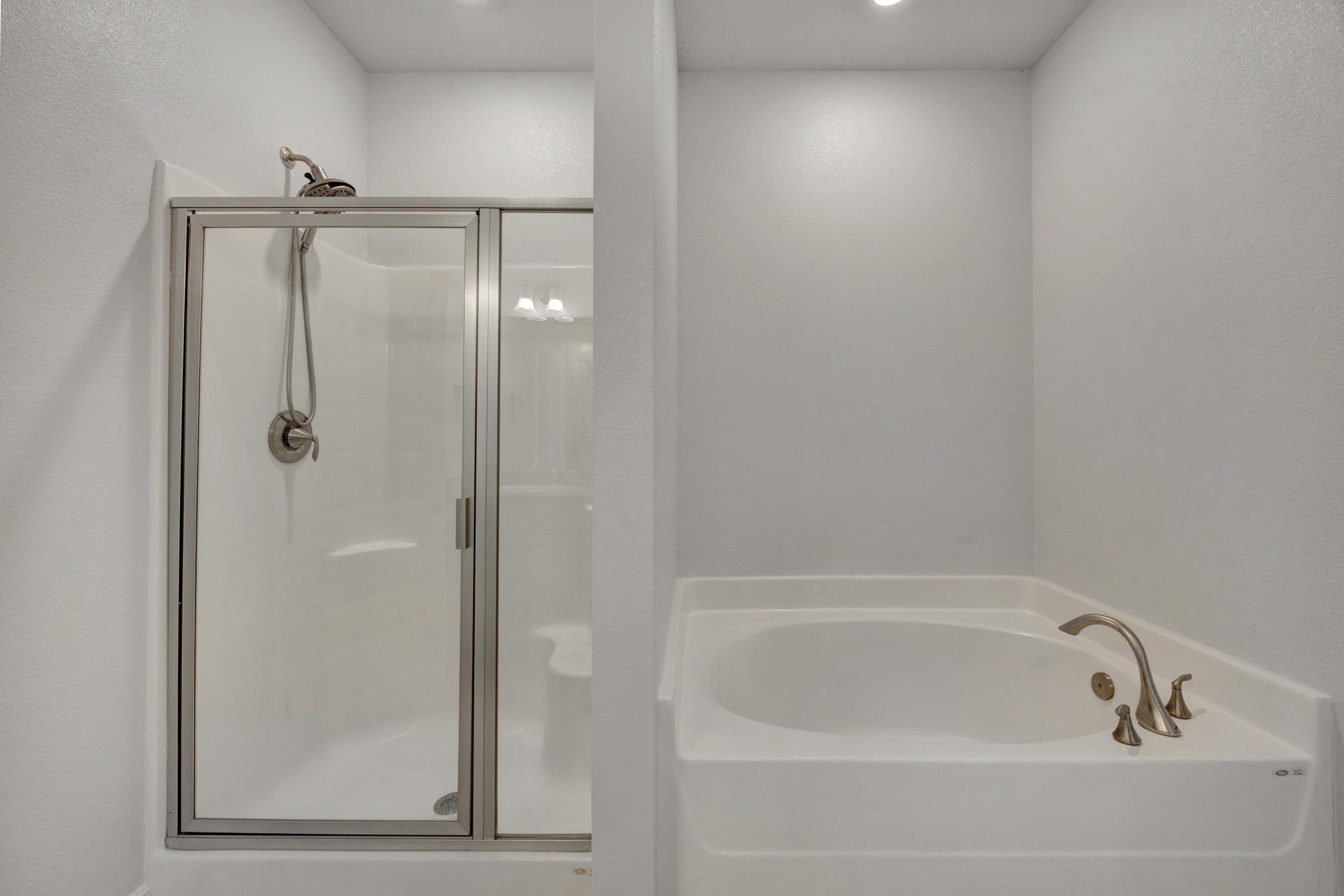 231 Baycliff Drive Crestview, FL 32536 - Photo 21 of 49 a bathroom with a bathtub