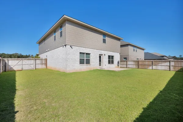 a front view of house with yard