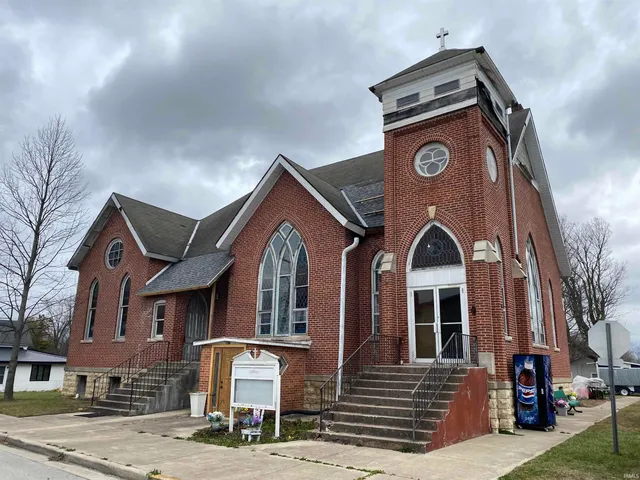 105 McKee Street, Macy, IN 46951