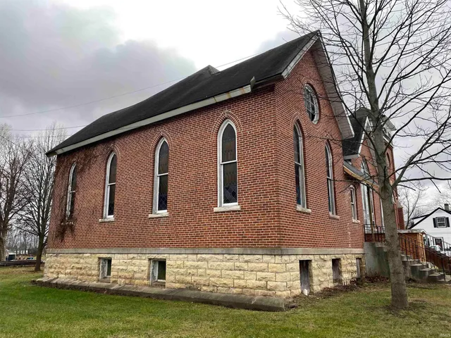 105 McKee Street, Macy, IN 46951