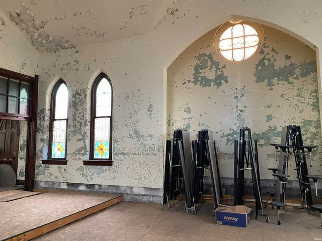 105 McKee Street, Macy, IN 46951