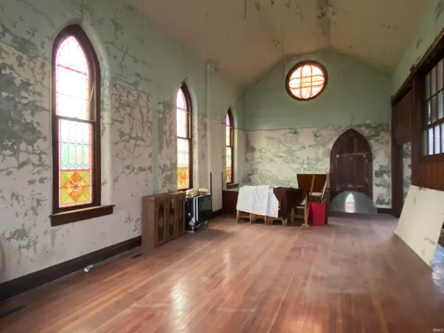 105 McKee Street, Macy, IN 46951