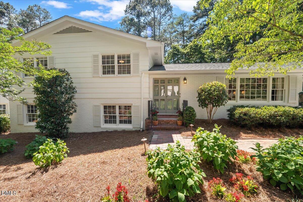 4711 Pamlico Drive Raleigh, NC 27609 - Photo 2 of 47