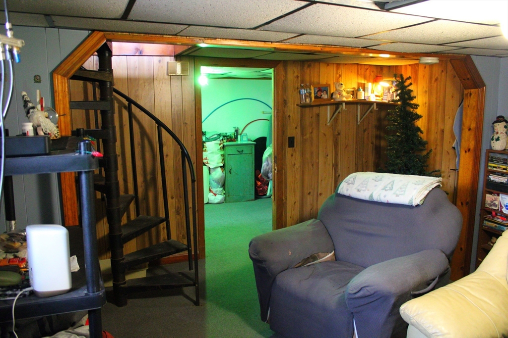 186 Spencer Street Fall River, MA 02721 - Photo 15 of 34