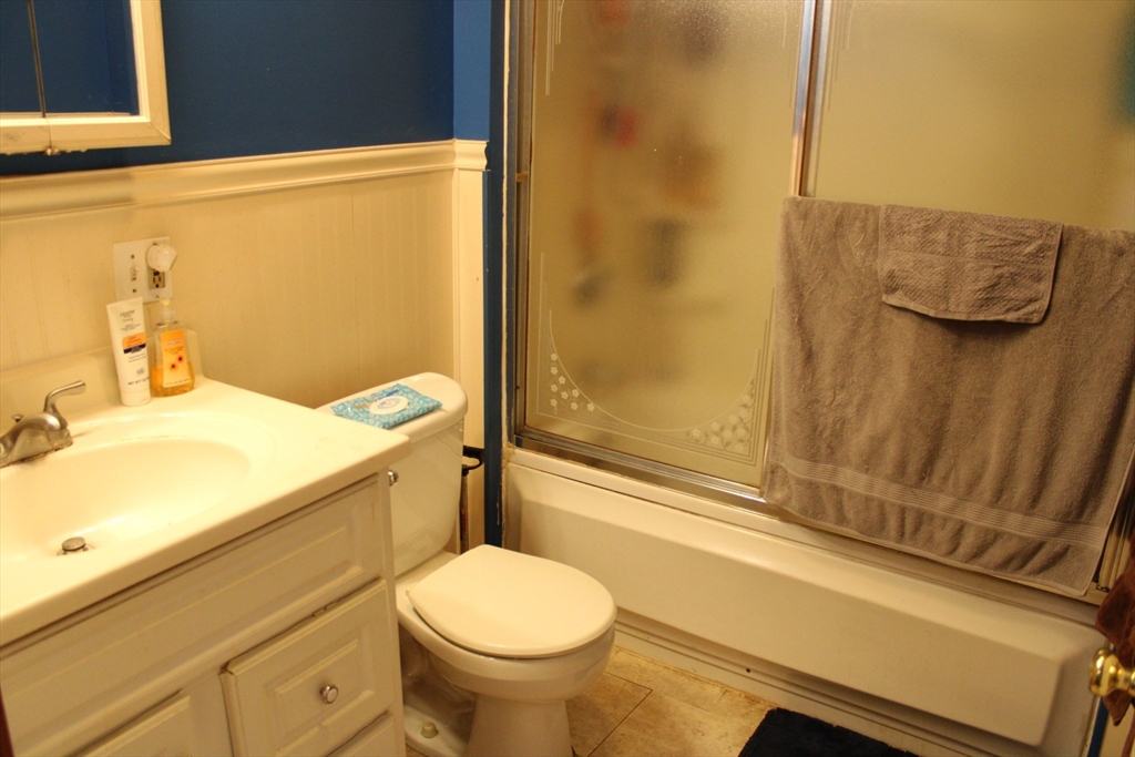 186 Spencer Street Fall River, MA 02721 - Photo 19 of 34