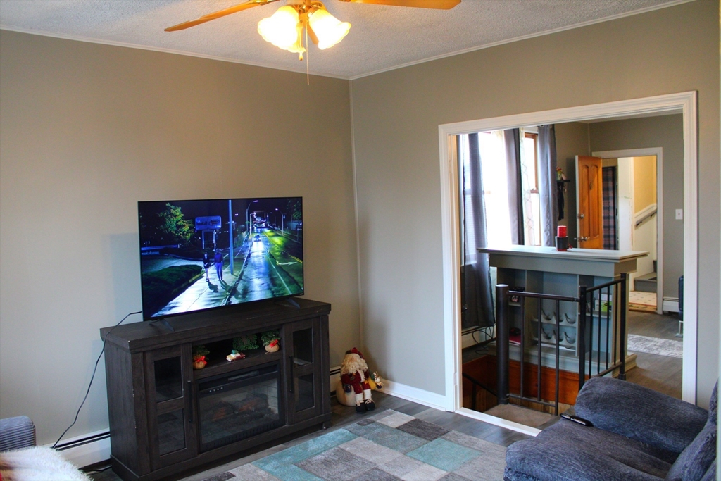 186 Spencer Street Fall River, MA 02721 - Photo 7 of 34