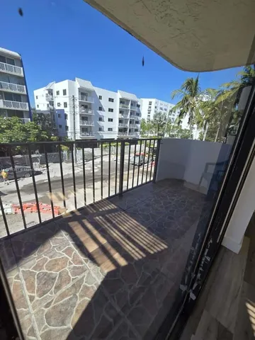 $3,000 | 1673 Bay Road, Unit 301, Miami Beach, FL 33139