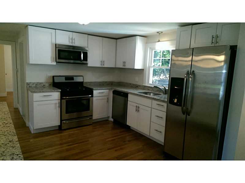 38 Indian Road East Providence, RI 02915 - Photo 4 of 18 Kitchen.
