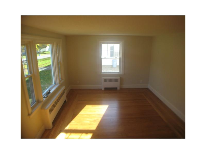 38 Indian Road East Providence, RI 02915 - Photo 10 of 18 Living Room.