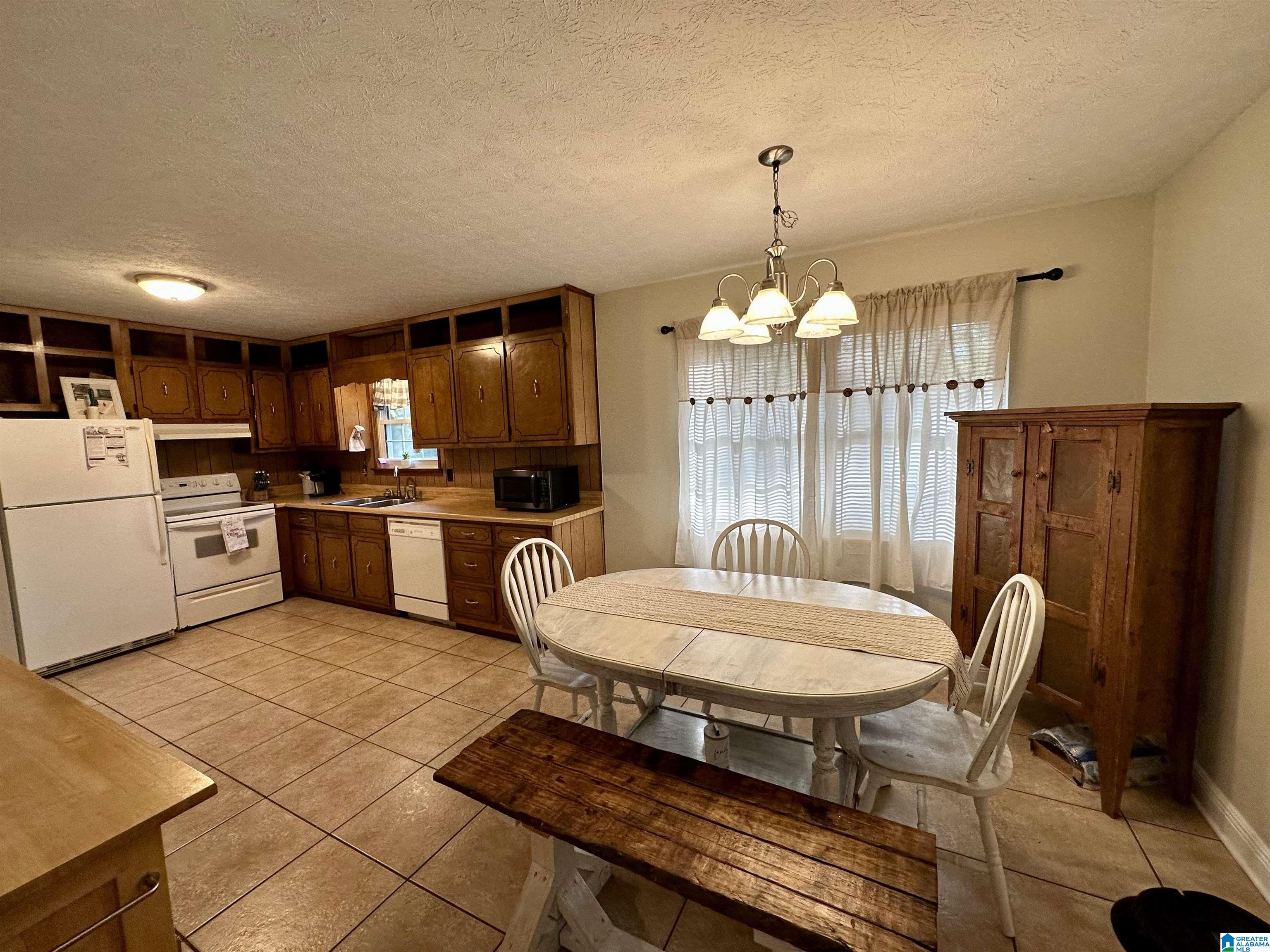 340 Rocky Road Sylacauga, AL 35151 - Photo 5 of 13