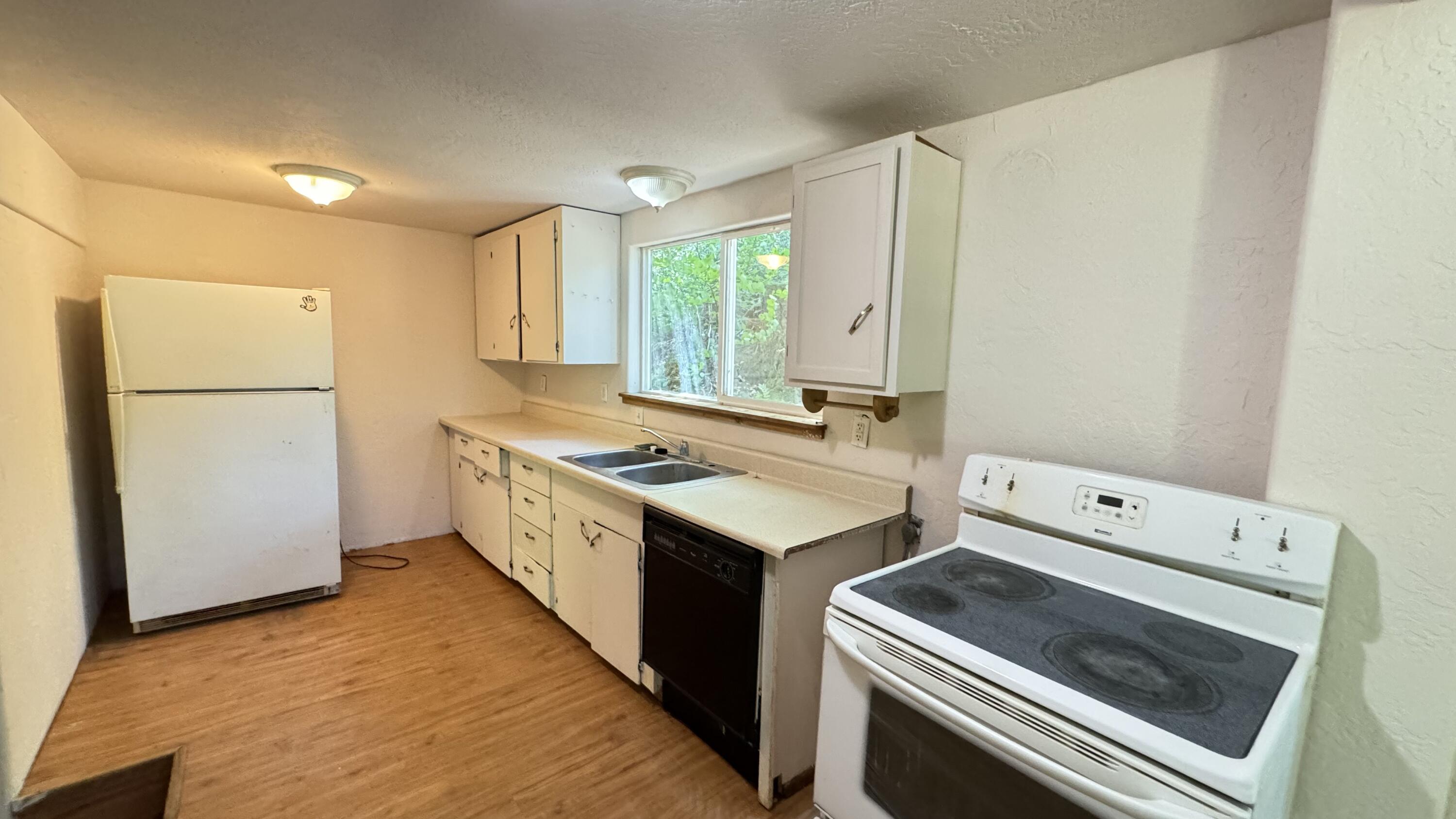 5075 Thompson Creek Road Selma, OR 97538 - Photo 13 of 38 IMG_0089