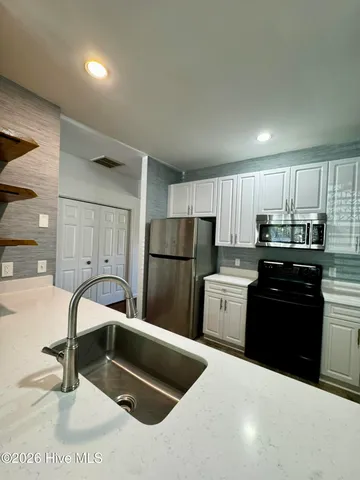 $1,900 | 5813 Wrightsville Avenue, Unit 160, Wilmington, NC 28403