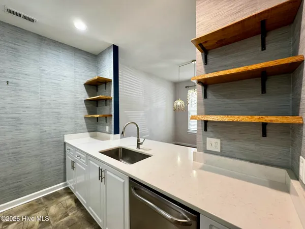 $1,900 | 5813 Wrightsville Avenue, Unit 160, Wilmington, NC 28403