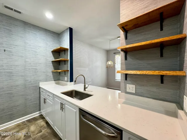 $1,900 | 5813 Wrightsville Avenue, Unit 160, Wilmington, NC 28403