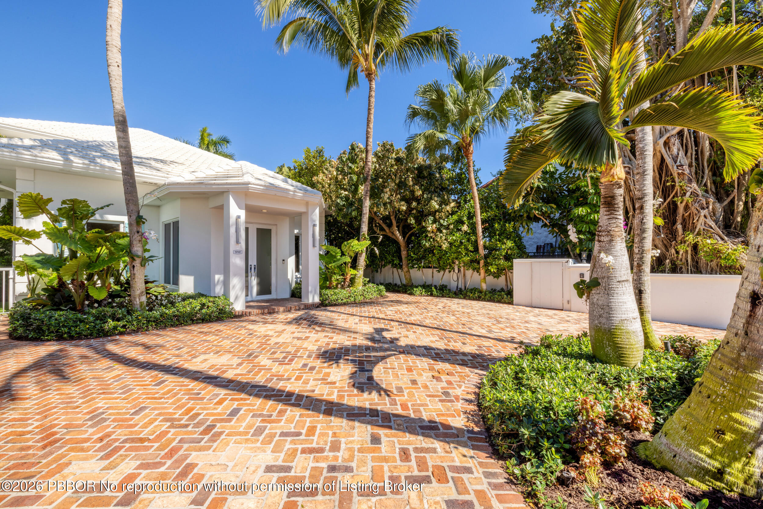 121 Seville Road West Palm Beach, FL 33405 - Photo 7 of 67 Driveway