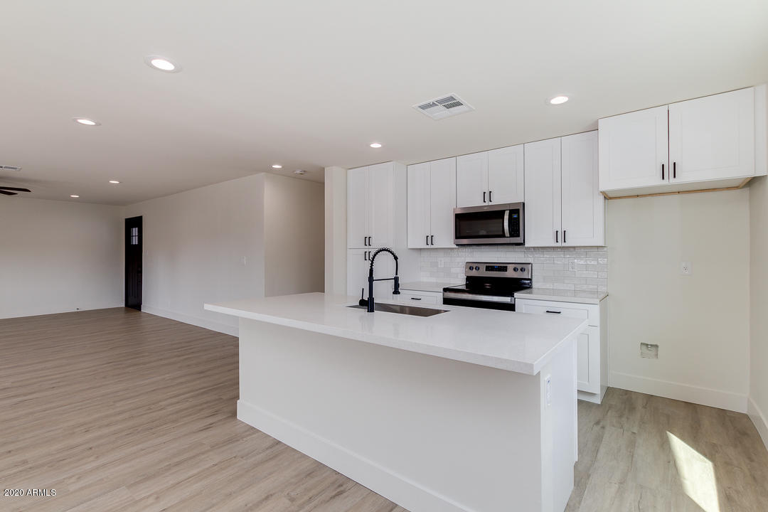 8701 East Chaparral Road Scottsdale, AZ 85250 - Photo 12 of 32 08-Chaparral