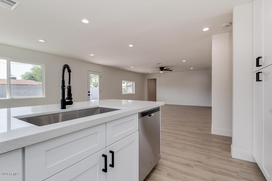 8701 East Chaparral Road Scottsdale, AZ 85250 - Photo 15 of 32 10-Chaparral