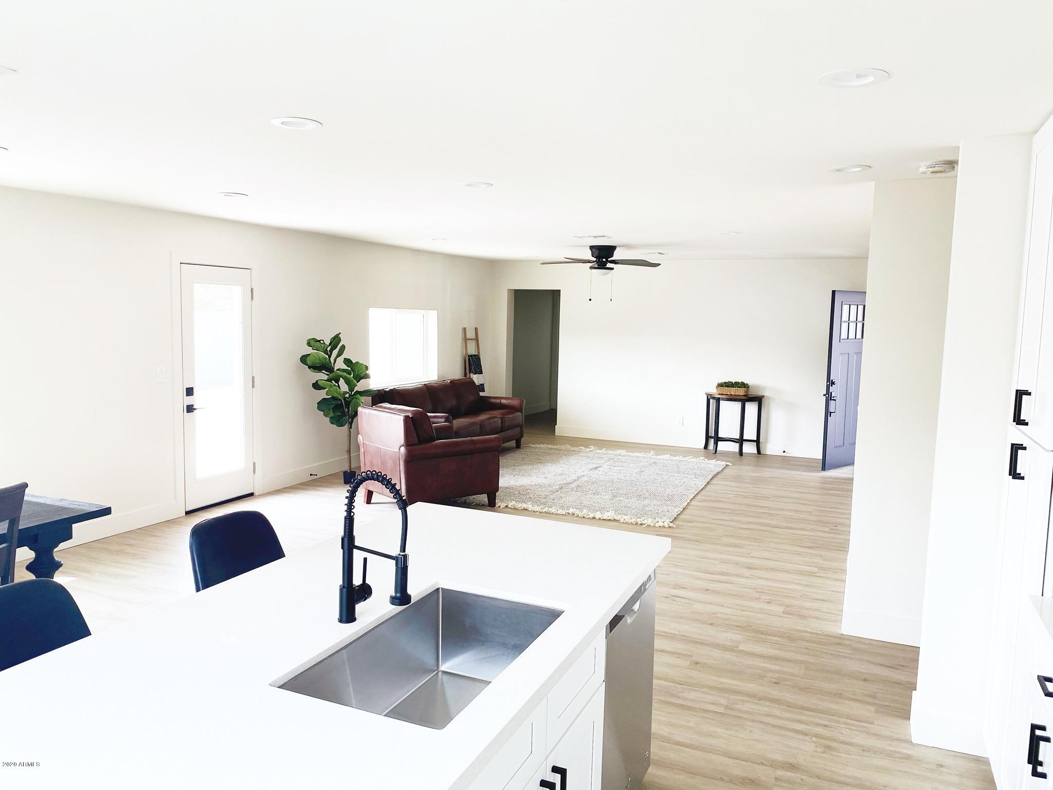 8701 East Chaparral Road Scottsdale, AZ 85250 - Photo 6 of 32 97C71507-DA94-4E93-B318-9DD932452681