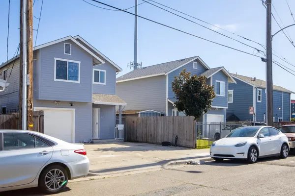 $4,590 | 816 7th Avenue, Oakland, CA 94606
