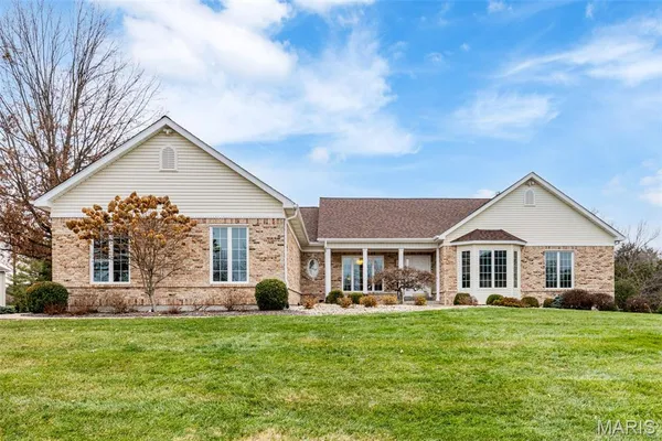 $769,000 | 265 Camelot Drive, Weldon Spring, MO 63304